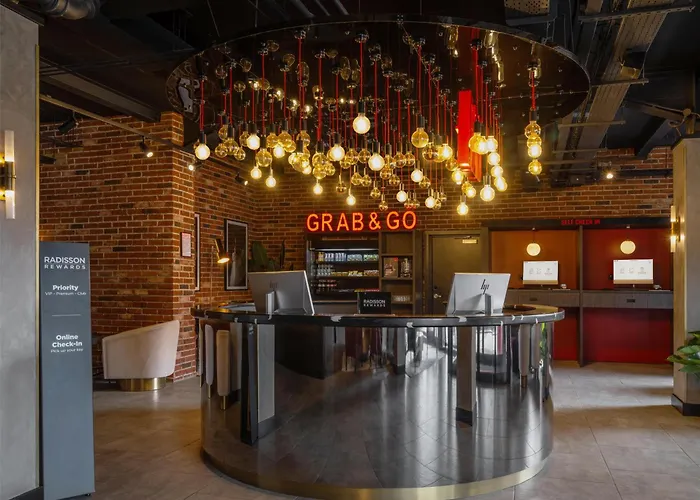 4 star hotel: Radisson Red London Gatwick Airport